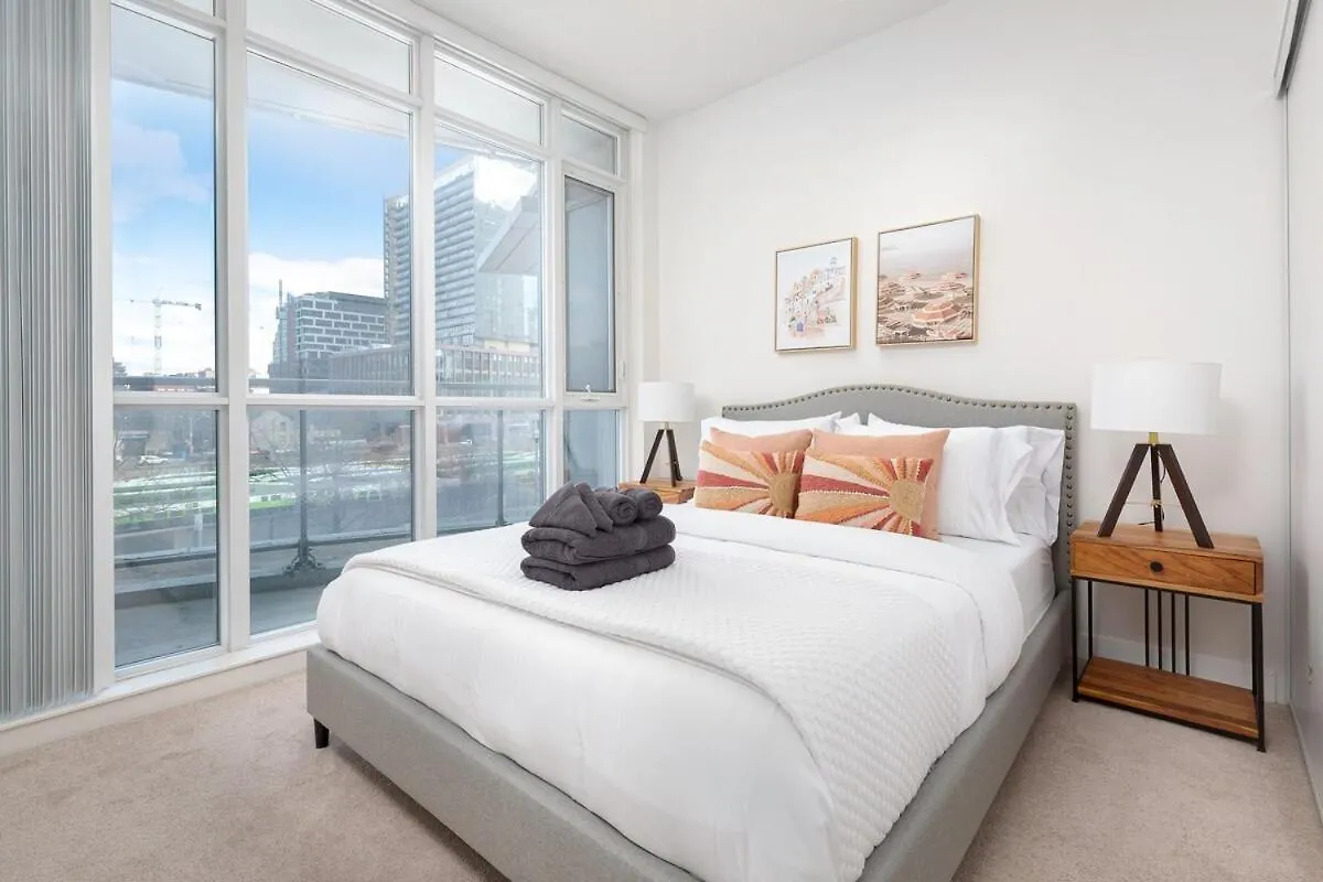 Ferienwohnung City Place Gem By Cn Tower Toronto Apartment