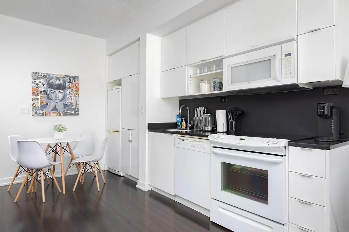 Ferienwohnung City Place Gem By Cn Tower Toronto