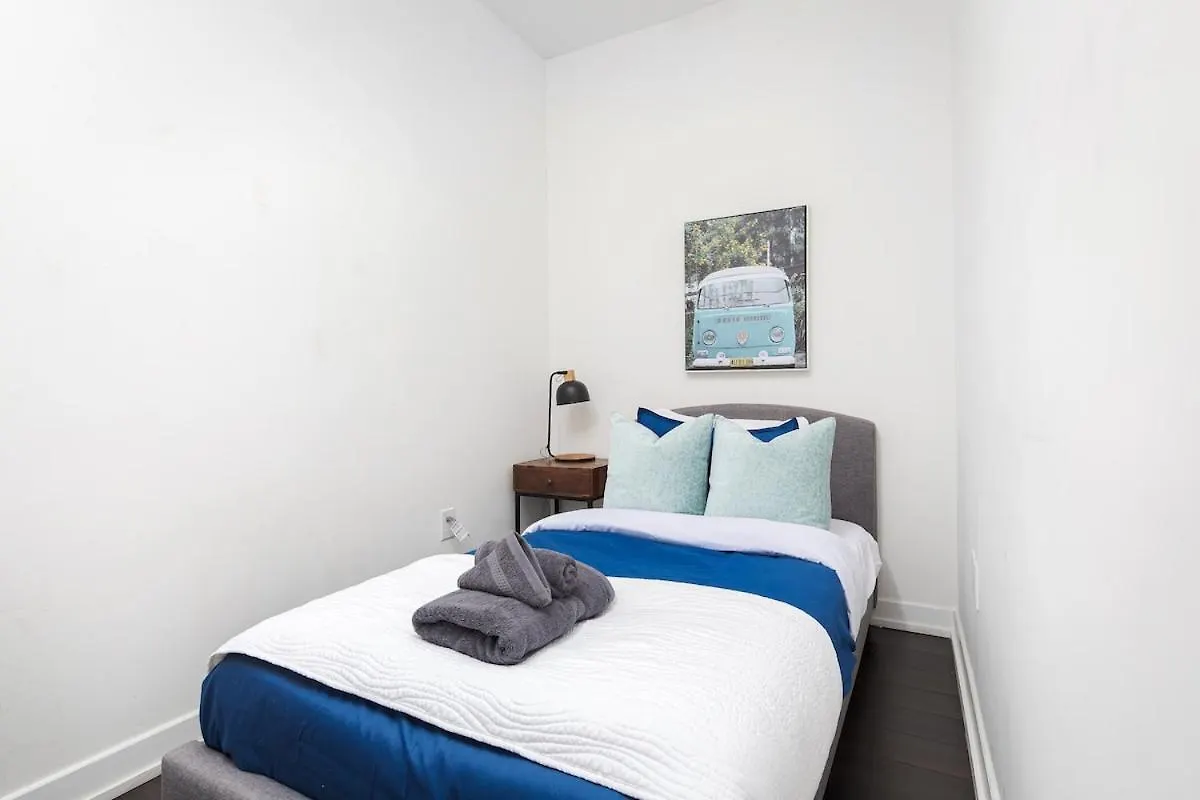 Apartment Ferienwohnung City Place Gem By Cn Tower Toronto Kanada